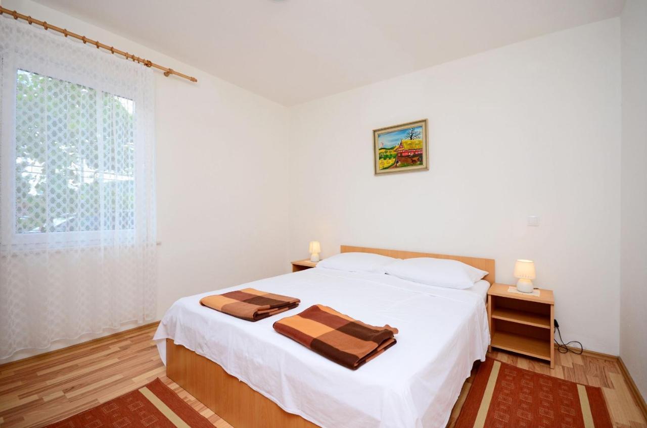 Apartments Blazenka Banjol Exterior foto