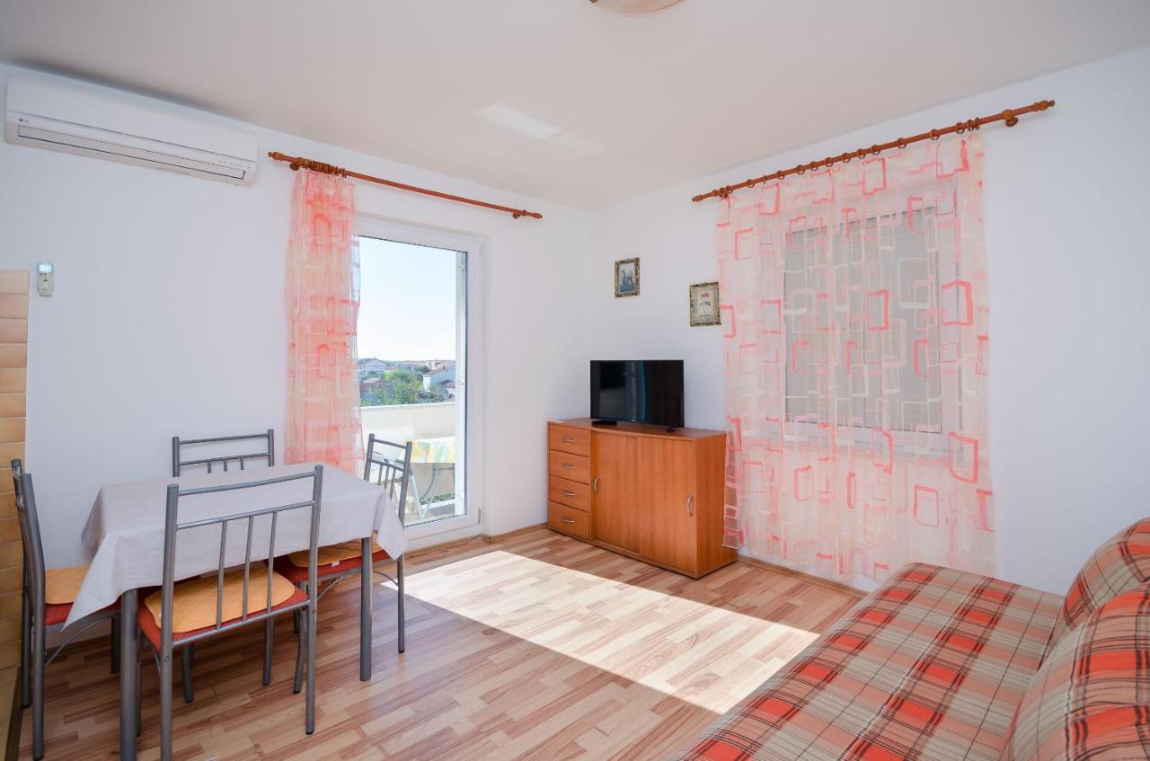 Apartments Blazenka Banjol Exterior foto